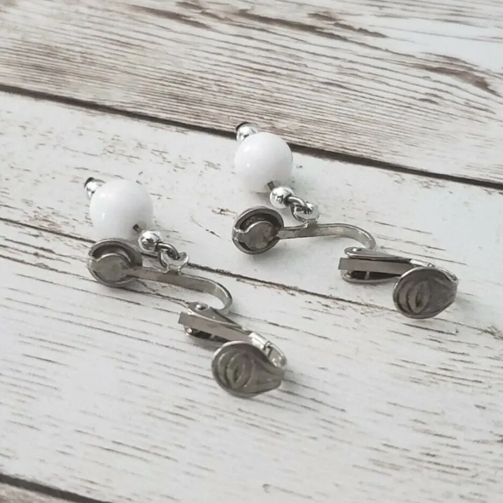 Vintage Clip On Earrings - Retro Drop Earrings - 1
